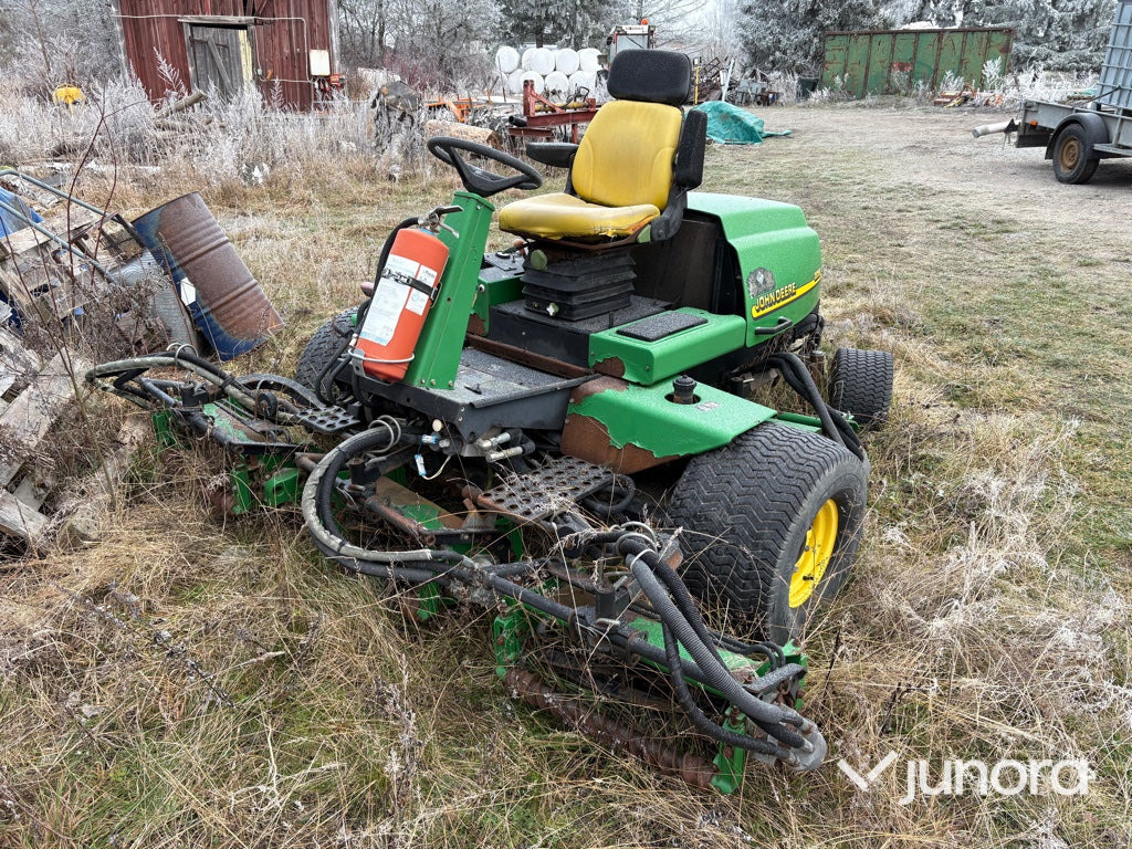 Gräsklippare - John Deere 3235B - Gazonmaaier: afbeelding 1 Gräsklippare - John Deere 3235B - Gazonmaaier: afbeelding 1