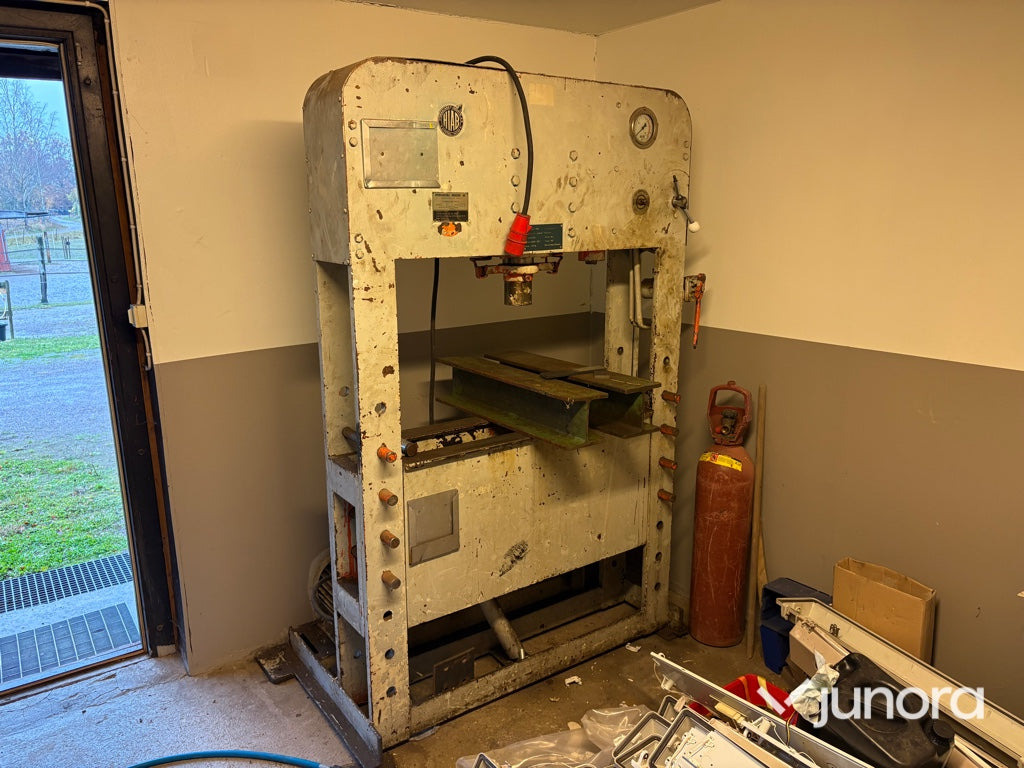 Hydraulpress - Hiab H100E, 100 ton - Kantbank: afbeelding 2 Hydraulpress - Hiab H100E, 100 ton - Kantbank: afbeelding 2