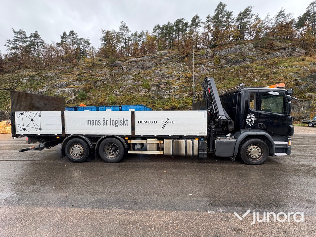 Kranbil - Scania P410, HiAB-kran - Vrachtwagen met open laadbak, Kraanwagen: afbeelding 2 Kranbil - Scania P410, HiAB-kran - Vrachtwagen met open laadbak, Kraanwagen: afbeelding 2