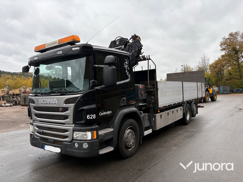 Kranbil - Scania P410 med Hiab 138 - Vrachtwagen met open laadbak, Kraanwagen: afbeelding 1 Kranbil - Scania P410 med Hiab 138 - Vrachtwagen met open laadbak, Kraanwagen: afbeelding 1