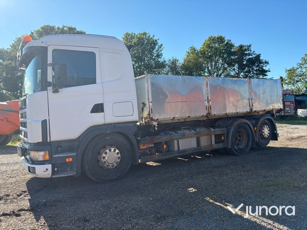 Lastbil - Scania, R124LB6X24NB470 - Vrachtwagen met open laadbak: afbeelding 5 Lastbil - Scania, R124LB6X24NB470 - Vrachtwagen met open laadbak: afbeelding 5