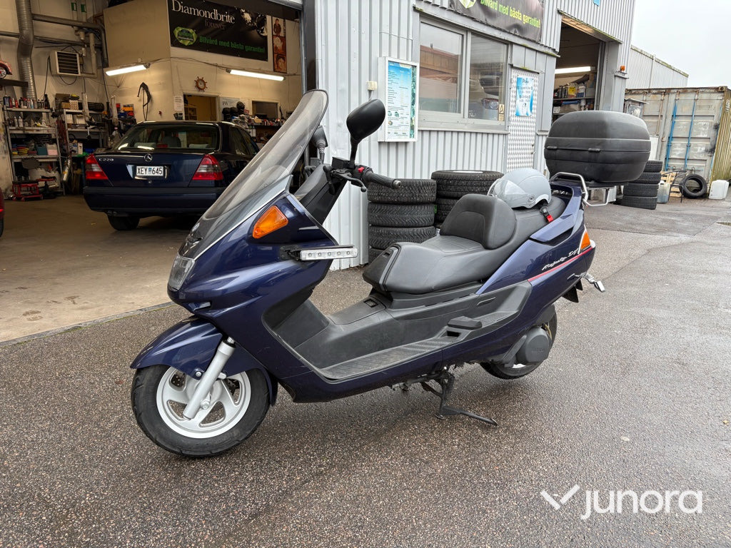 Motorcykel Yamaha YP250D SG 02 - Motorfiets: afbeelding 1 Motorcykel Yamaha YP250D SG 02 - Motorfiets: afbeelding 1