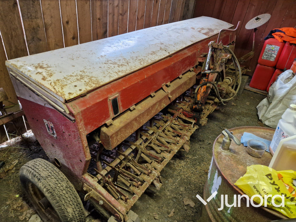 Såmaskin IH Mccormick - Zaai-/ Plantmachine: afbeelding 2 Såmaskin IH Mccormick - Zaai-/ Plantmachine: afbeelding 2