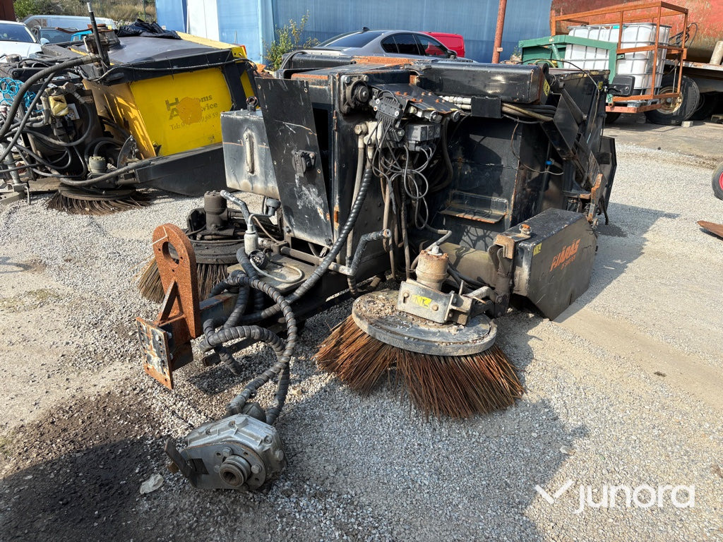 Sopmaskin Bogserad - Fjärås, FS 700 - Veegwagen: afbeelding 1 Sopmaskin Bogserad - Fjärås, FS 700 - Veegwagen: afbeelding 1