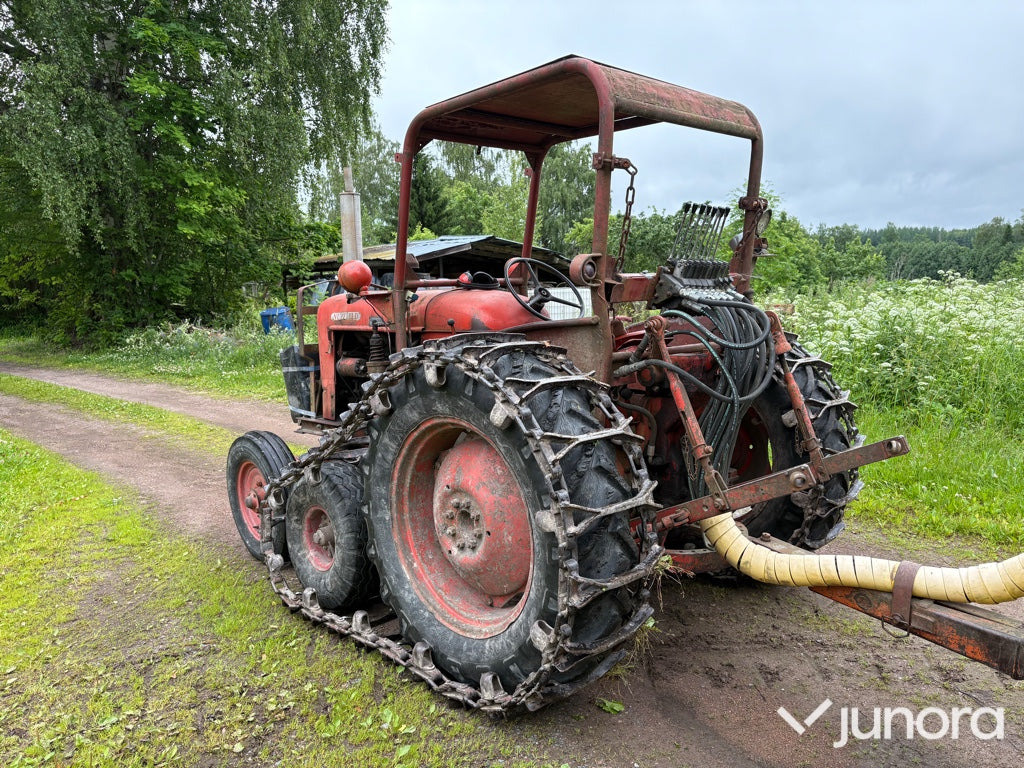 Traktor Nuffield Universal 3DL - Tractor: afbeelding 5 Traktor Nuffield Universal 3DL - Tractor: afbeelding 5