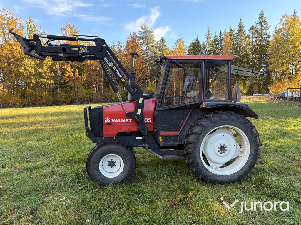 Traktor - Valmet 305 - Tractor: afbeelding 2 Traktor - Valmet 305 - Tractor: afbeelding 2