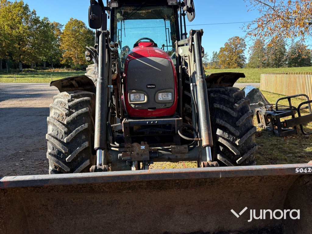 Traktor - Valmet 305 - Tractor: afbeelding 4 Traktor - Valmet 305 - Tractor: afbeelding 4