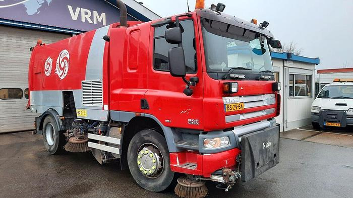 DAF FA CF-75 - Veegwagen: afbeelding 1 DAF FA CF-75 - Veegwagen: afbeelding 1