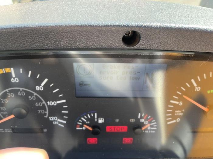 Veegwagen Mercedes-Benz Unimog U400 U400 4 x 2 / Schmidt SK350 sweeper: afbeelding 10 Veegwagen Mercedes-Benz Unimog U400 U400 4 x 2 / Schmidt SK350 sweeper: afbeelding 10