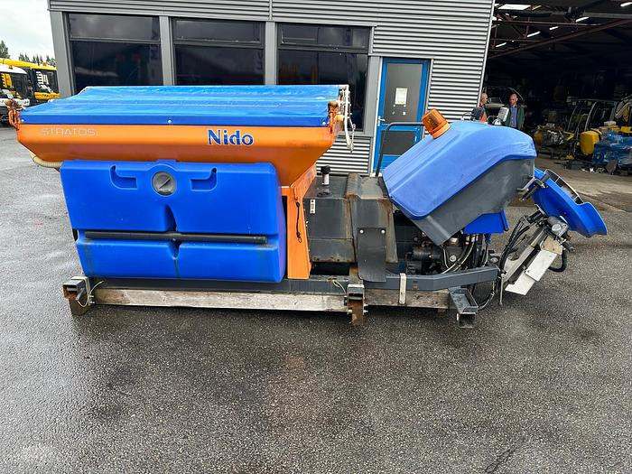 Nido Stratos B20-24 VCLN-490 - Zout/ Zandstrooier: afbeelding 1 Nido Stratos B20-24 VCLN-490 - Zout/ Zandstrooier: afbeelding 1