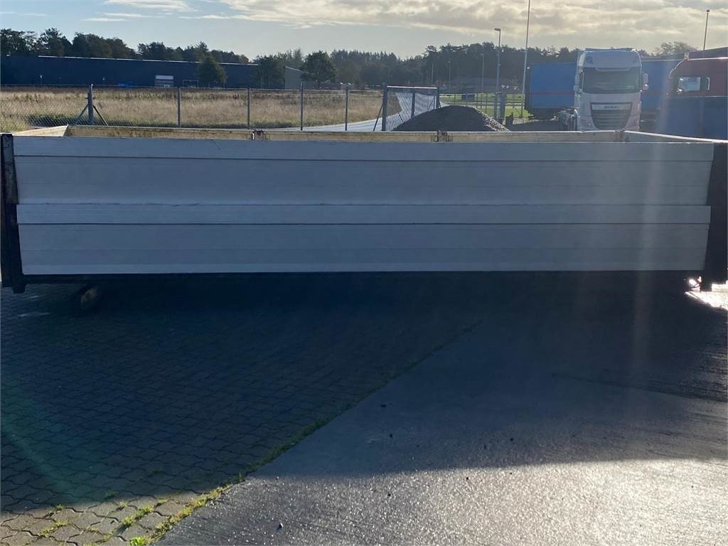 5,95 mtr 2 delt pendel - aut bagsmæk - Gesloten laadbak: afbeelding 4 5,95 mtr 2 delt pendel - aut bagsmæk - Gesloten laadbak: afbeelding 4