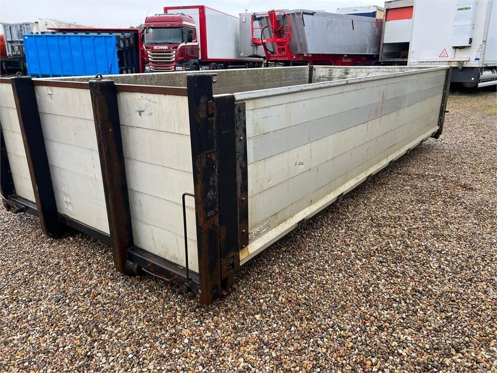 HMF 5,8 mtr - helside pendel - aut bagsmæk - Gesloten laadbak: afbeelding 1 HMF 5,8 mtr - helside pendel - aut bagsmæk - Gesloten laadbak: afbeelding 1