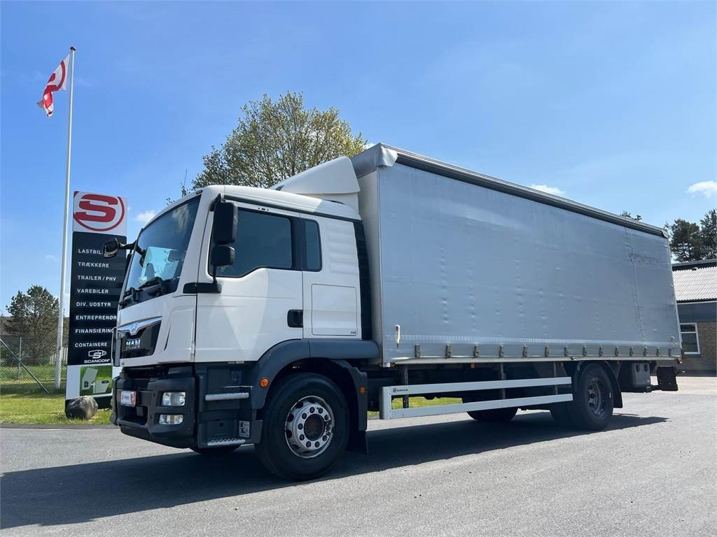 MAN TGM 18-340 BL - Schuifzeilen vrachtwagen: afbeelding 1 MAN TGM 18-340 BL - Schuifzeilen vrachtwagen: afbeelding 1