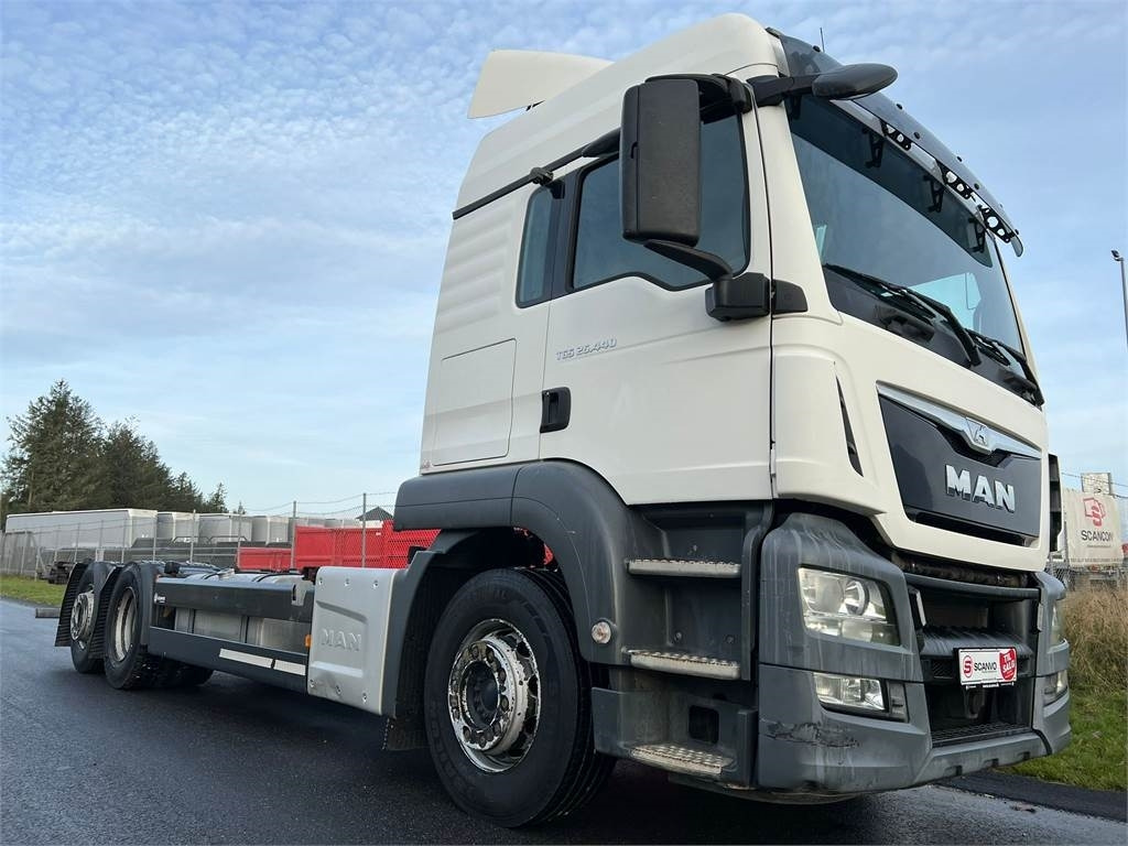 MAN TGS 26-440 6x2-4 LL - Containertransporter/ Wissellaadbak vrachtwagen: afbeelding 1 MAN TGS 26-440 6x2-4 LL - Containertransporter/ Wissellaadbak vrachtwagen: afbeelding 1