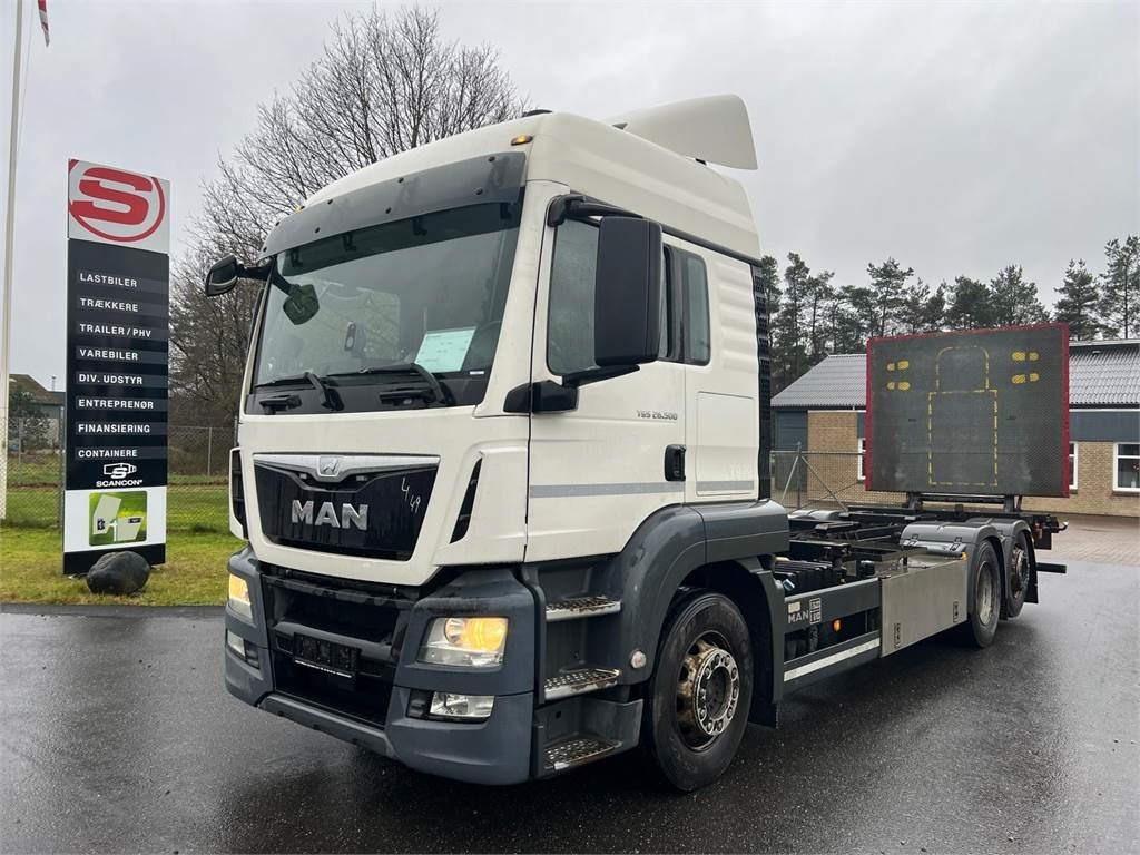 MAN TGS 26-500 6x2-4 LL - Containertransporter/ Wissellaadbak vrachtwagen: afbeelding 1 MAN TGS 26-500 6x2-4 LL - Containertransporter/ Wissellaadbak vrachtwagen: afbeelding 1