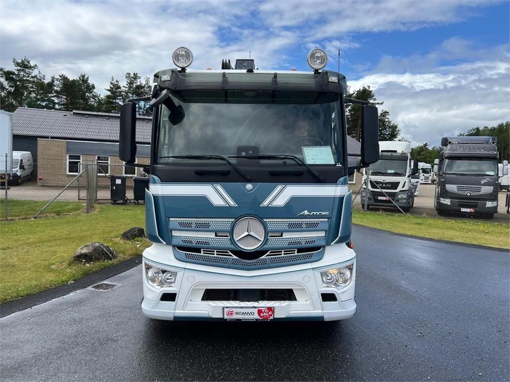 Mercedes-Benz Antos 2540 L - Hiab 232E5 kran - Portaalarmsysteem vrachtwagen: afbeelding 5 Mercedes-Benz Antos 2540 L - Hiab 232E5 kran - Portaalarmsysteem vrachtwagen: afbeelding 5