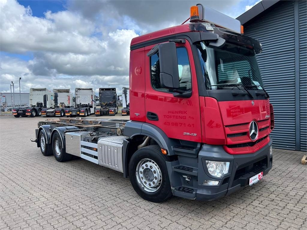 Mercedes-Benz Antos 2543 - Portaalarmsysteem vrachtwagen: afbeelding 2 Mercedes-Benz Antos 2543 - Portaalarmsysteem vrachtwagen: afbeelding 2