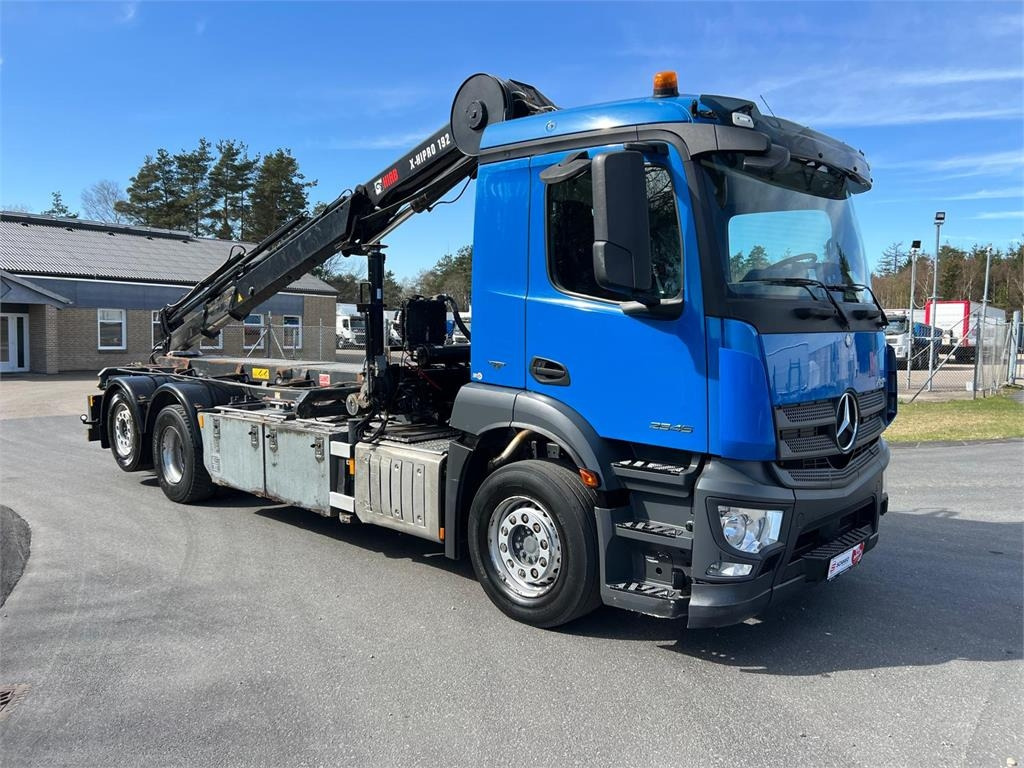 Mercedes-Benz Antos 2546 - Hiab 192 E kran - Portaalarmsysteem vrachtwagen: afbeelding 3 Mercedes-Benz Antos 2546 - Hiab 192 E kran - Portaalarmsysteem vrachtwagen: afbeelding 3
