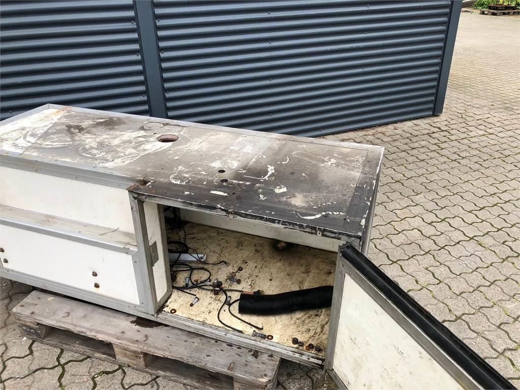 Værktøjskasse L1800 x H610 x D705 mm - Gereedschap/ Toebehoor: afbeelding 4 Værktøjskasse L1800 x H610 x D705 mm - Gereedschap/ Toebehoor: afbeelding 4