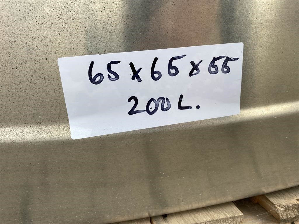 Volvo 200 ltr Dieseltank - Brandstoftank voor Vrachtwagen: afbeelding 5 Volvo 200 ltr Dieseltank - Brandstoftank voor Vrachtwagen: afbeelding 5