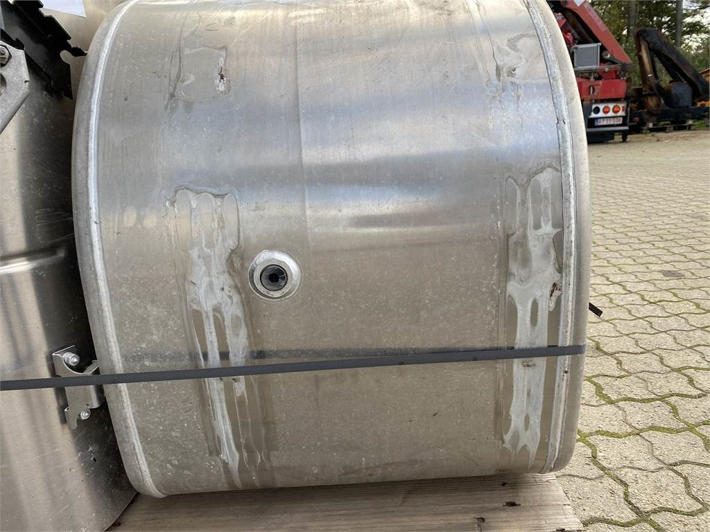 Volvo 200 ltr Dieseltank - Brandstoftank voor Vrachtwagen: afbeelding 4 Volvo 200 ltr Dieseltank - Brandstoftank voor Vrachtwagen: afbeelding 4