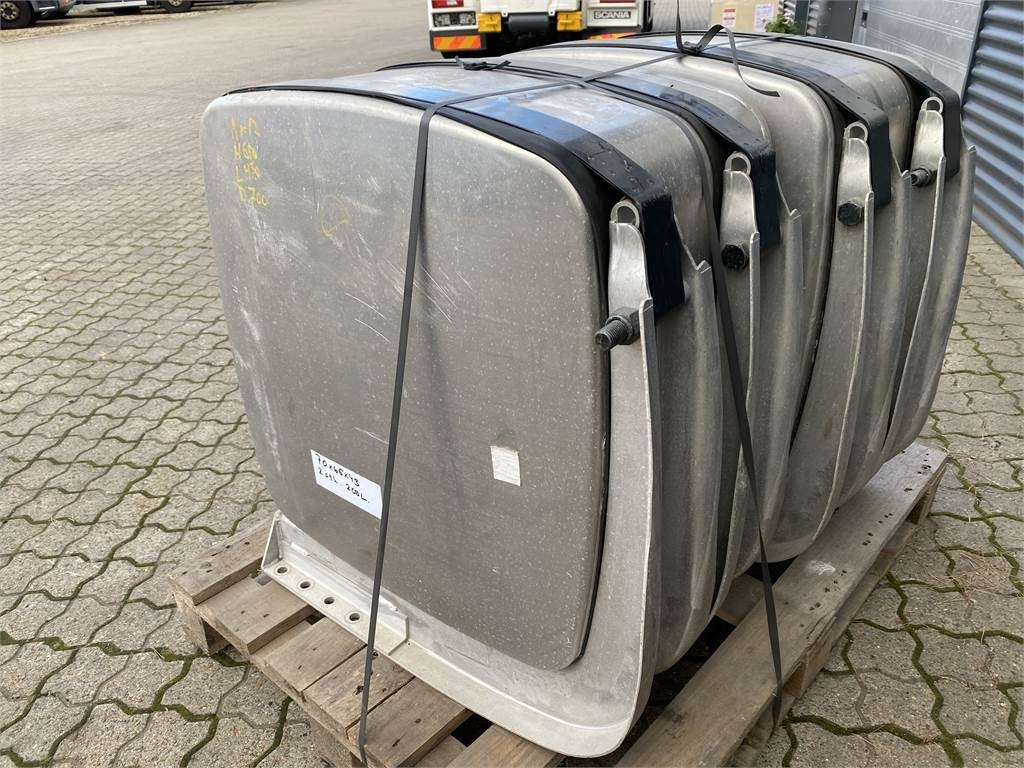 Volvo 200 ltr Volvo Dieseltank - Brandstoftank voor Vrachtwagen: afbeelding 3 Volvo 200 ltr Volvo Dieseltank - Brandstoftank voor Vrachtwagen: afbeelding 3