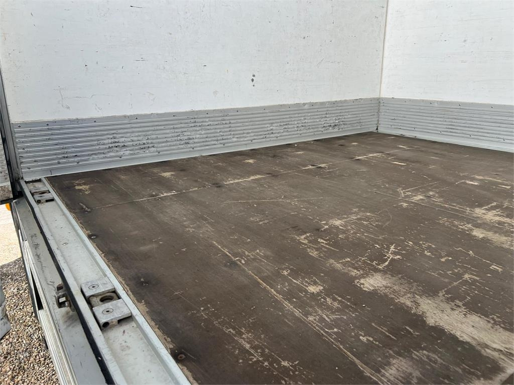 Volvo FE320 18 ton  - Koelwagen vrachtwagen: afbeelding 5 Volvo FE320 18 ton  - Koelwagen vrachtwagen: afbeelding 5