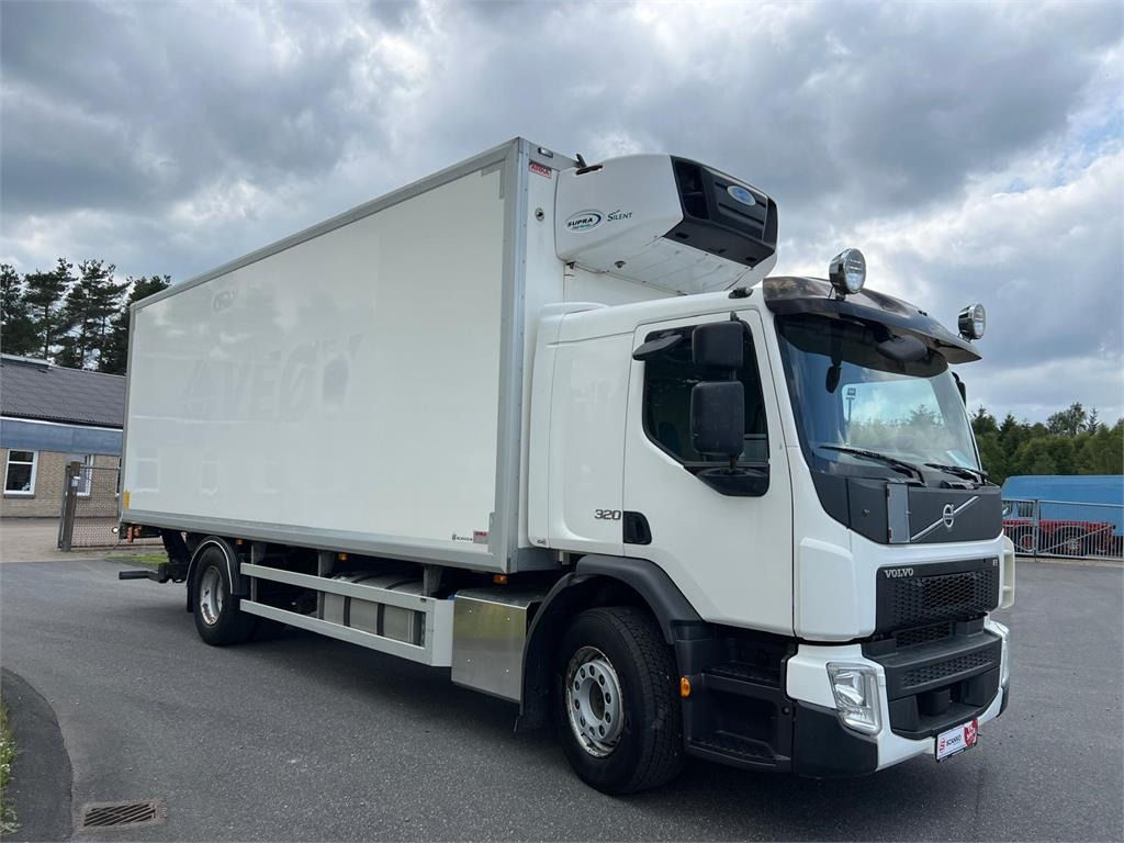 Volvo FE320 18 ton  - Koelwagen vrachtwagen: afbeelding 2 Volvo FE320 18 ton  - Koelwagen vrachtwagen: afbeelding 2