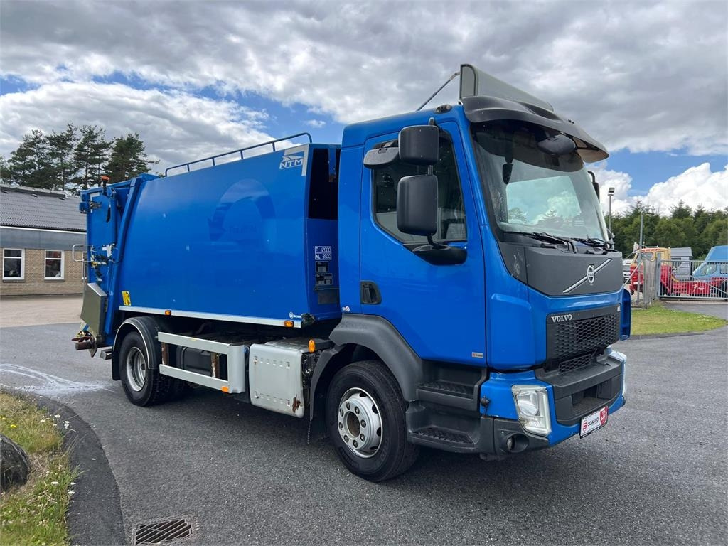 Volvo FL 240 (12 ton) NTM 9,7m3 - Vuilniswagen: afbeelding 2 Volvo FL 240 (12 ton) NTM 9,7m3 - Vuilniswagen: afbeelding 2