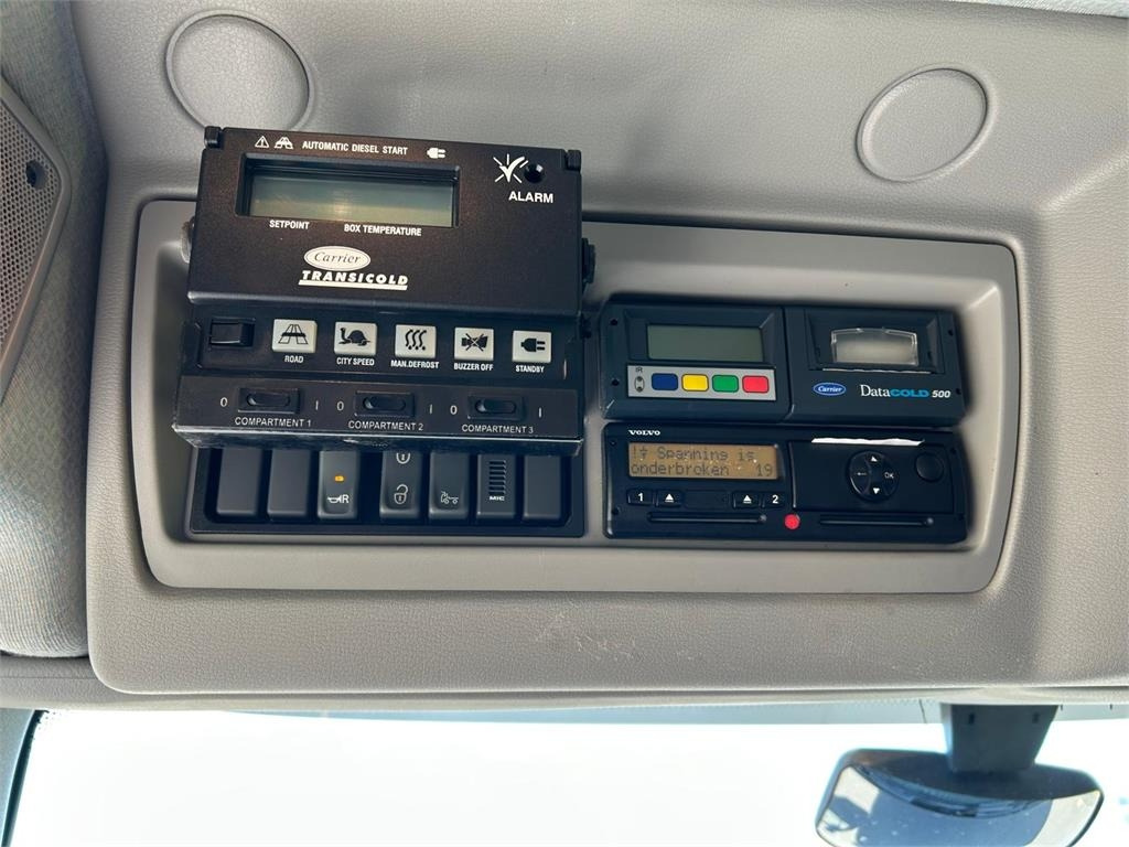 Koelwagen vrachtwagen Volvo FL 280 (12 ton) Dobbelt compartment: afbeelding 12