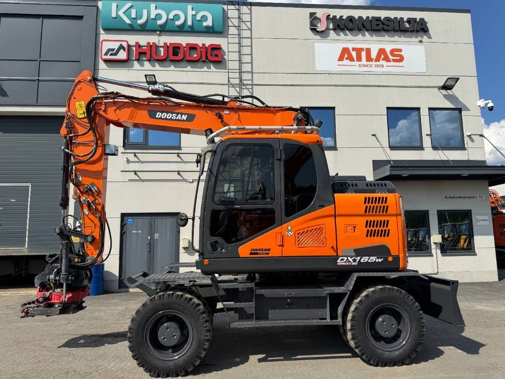 Doosan DX165W-5 PYÖRITTÄJÄLLÄ - Mobiele graafmachine: afbeelding 1 Doosan DX165W-5 PYÖRITTÄJÄLLÄ - Mobiele graafmachine: afbeelding 1