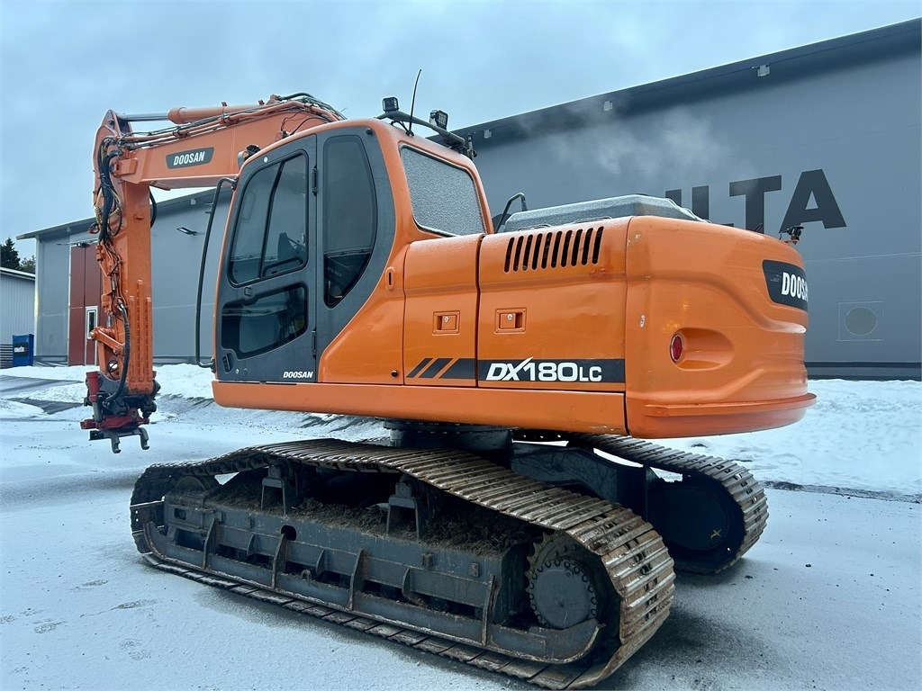 Doosan MYYTY! SOLD! DX180LCH PYÖRITTÄJÄLLÄ - Rupsgraafmachine: afbeelding 2 Doosan MYYTY! SOLD! DX180LCH PYÖRITTÄJÄLLÄ - Rupsgraafmachine: afbeelding 2