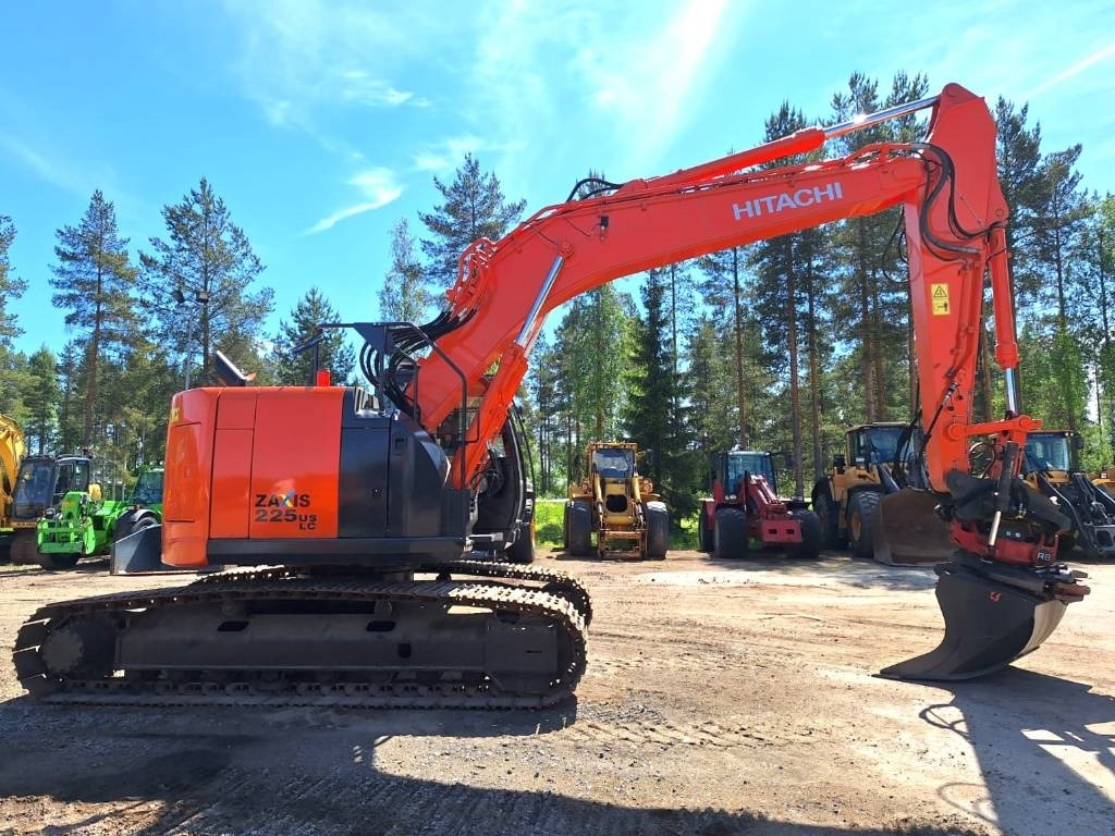 Hitachi ZX225USLC-5 PYÖRITTÄJÄ+PIHDIT YM. - Rupsgraafmachine: afbeelding 5 Hitachi ZX225USLC-5 PYÖRITTÄJÄ+PIHDIT YM. - Rupsgraafmachine: afbeelding 5