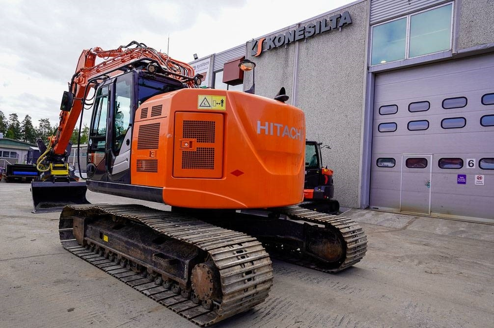 Hitachi ZX225USLC-5B MARTTIINILLA - Rupsgraafmachine: afbeelding 3 Hitachi ZX225USLC-5B MARTTIINILLA - Rupsgraafmachine: afbeelding 3