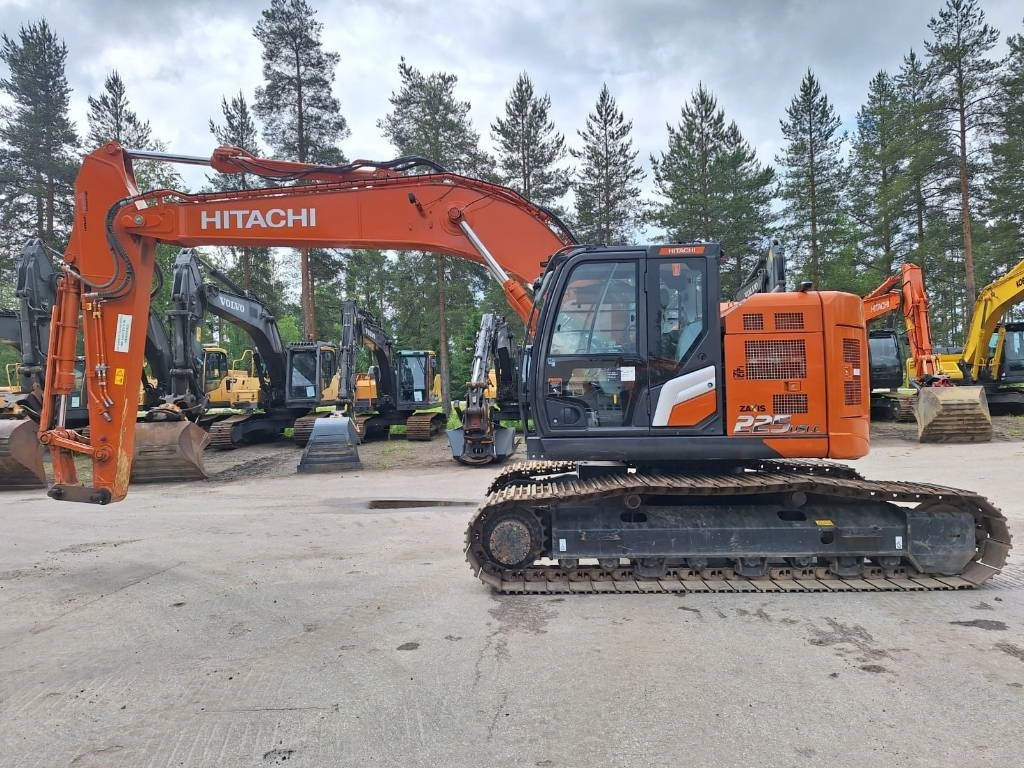 Hitachi ZX225USLC-7 - Rupsgraafmachine: afbeelding 1 Hitachi ZX225USLC-7 - Rupsgraafmachine: afbeelding 1