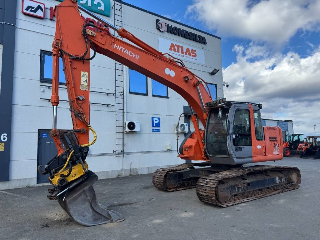 Hitachi ZX225USR PYÖRITTÄJÄLLÄ - Rupsgraafmachine: afbeelding 2 Hitachi ZX225USR PYÖRITTÄJÄLLÄ - Rupsgraafmachine: afbeelding 2