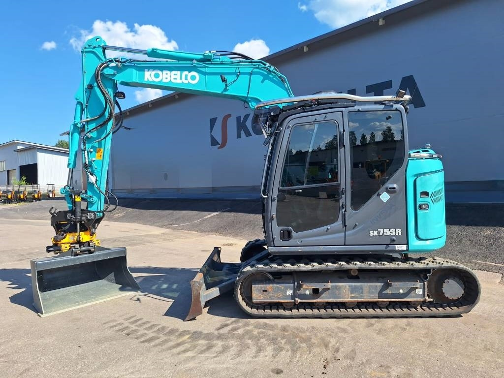 Kobelco MYYTY! SOLD! SK75SR-7 HUIPPUVARUSTEET - Minigraafmachine: afbeelding 1 Kobelco MYYTY! SOLD! SK75SR-7 HUIPPUVARUSTEET - Minigraafmachine: afbeelding 1
