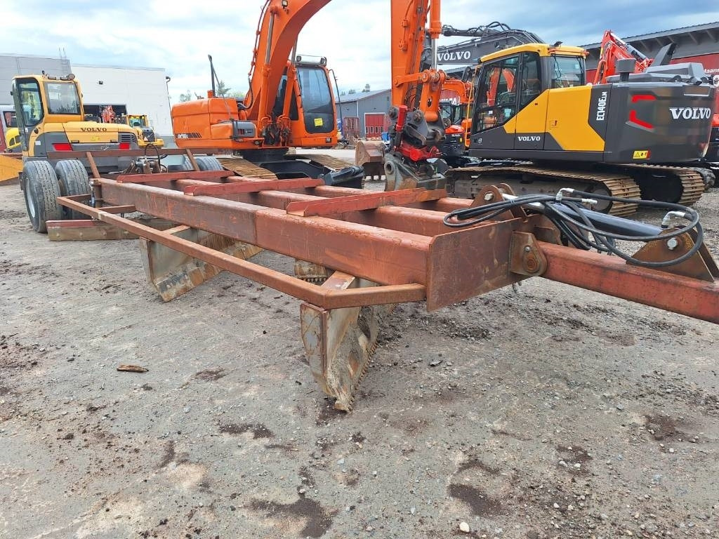 MYYTY!!SOLD!! TIELANA HYDR OMAVALMISTE - Kiepwagen met knikbesturing: afbeelding 3 MYYTY!!SOLD!! TIELANA HYDR OMAVALMISTE - Kiepwagen met knikbesturing: afbeelding 3