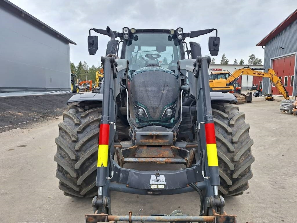 Tractor Valtra N174 VERSU ETUKUORMAAJALLA: afbeelding 6