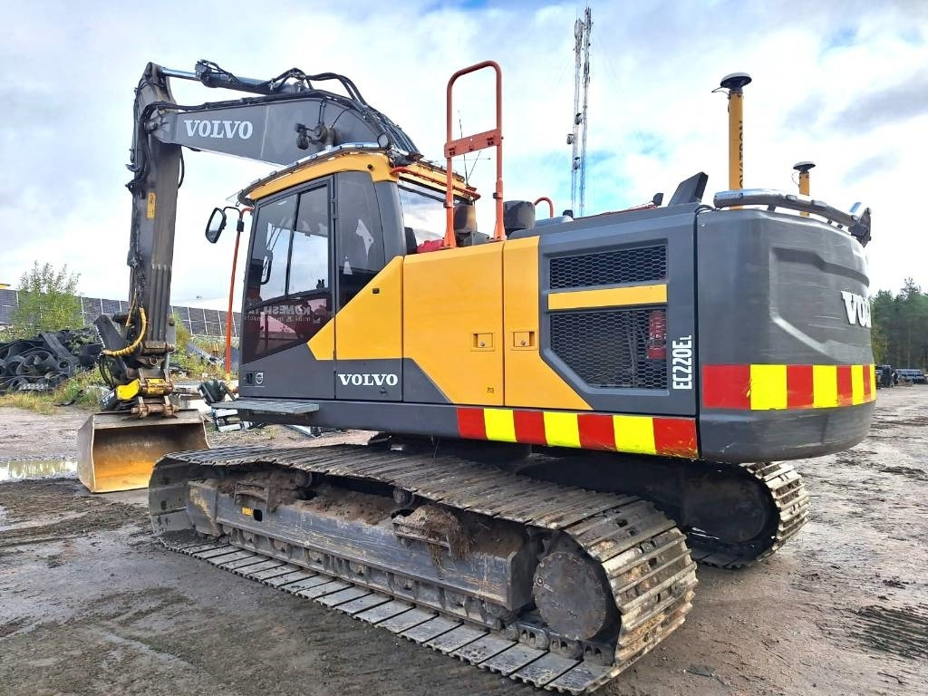 Volvo EC220EL HUIPPUVARUSTEILLA - Rupsgraafmachine: afbeelding 2 Volvo EC220EL HUIPPUVARUSTEILLA - Rupsgraafmachine: afbeelding 2