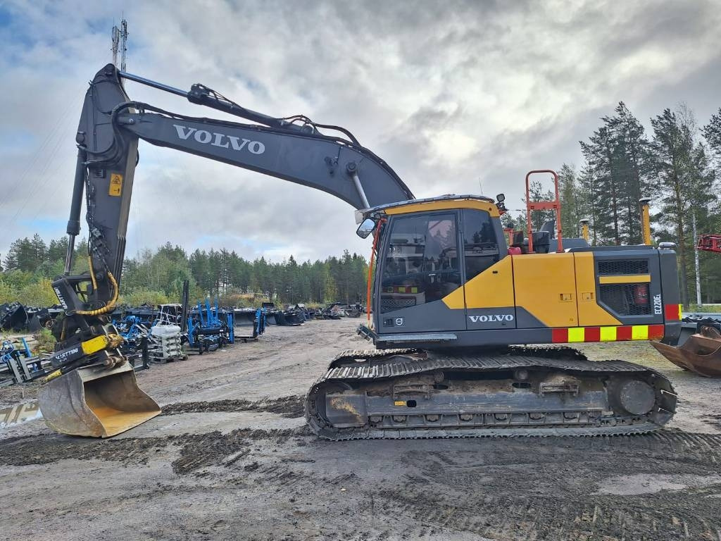 Volvo EC220EL HUIPPUVARUSTEILLA - Rupsgraafmachine: afbeelding 1 Volvo EC220EL HUIPPUVARUSTEILLA - Rupsgraafmachine: afbeelding 1
