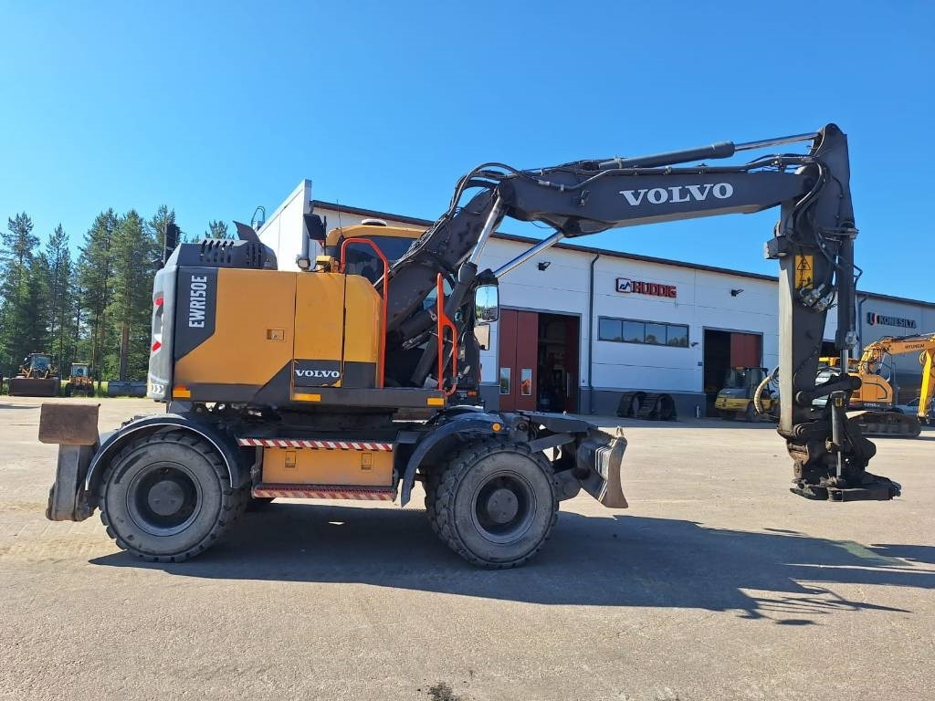 Volvo EWR150E PYÖRITTÄJÄLLÄ - Mobiele graafmachine: afbeelding 2 Volvo EWR150E PYÖRITTÄJÄLLÄ - Mobiele graafmachine: afbeelding 2
