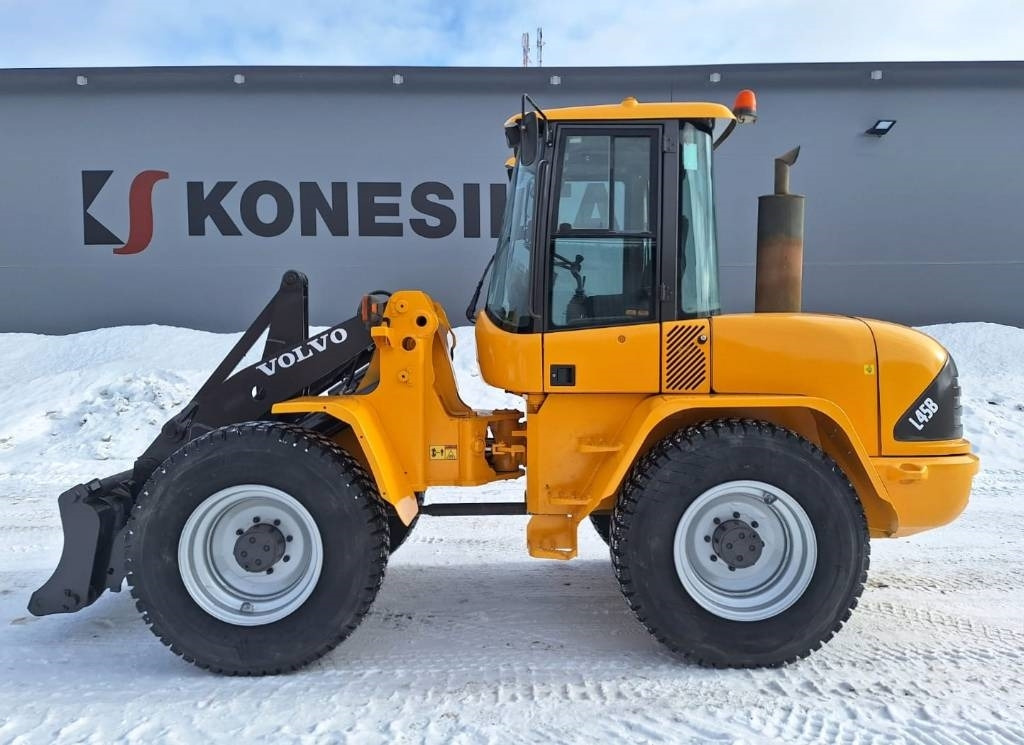 Volvo L45B UUDET RENKAAT - Wiellader: afbeelding 1 Volvo L45B UUDET RENKAAT - Wiellader: afbeelding 1
