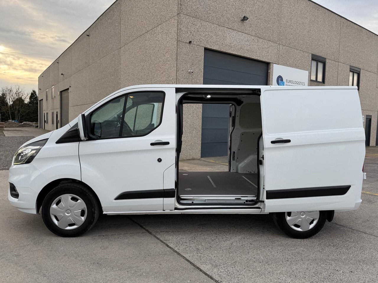 Ford Transit Custom 2.0TDCI. Klima. Navi. Tempomat. - Kleine bestelwagen: afbeelding 1 Ford Transit Custom 2.0TDCI. Klima. Navi. Tempomat. - Kleine bestelwagen: afbeelding 1