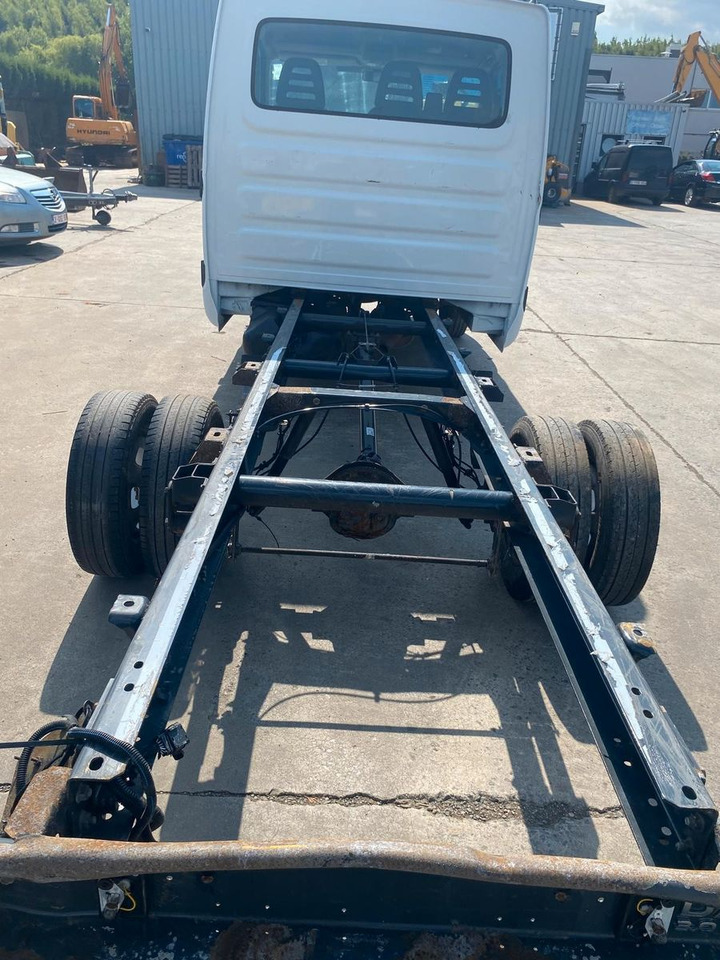 Iveco Daily 3.0 HPI. Doka 7 Sitze. Für Ersatzteile. - Chassis vrachtwagen: afbeelding 4 Iveco Daily 3.0 HPI. Doka 7 Sitze. Für Ersatzteile. - Chassis vrachtwagen: afbeelding 4
