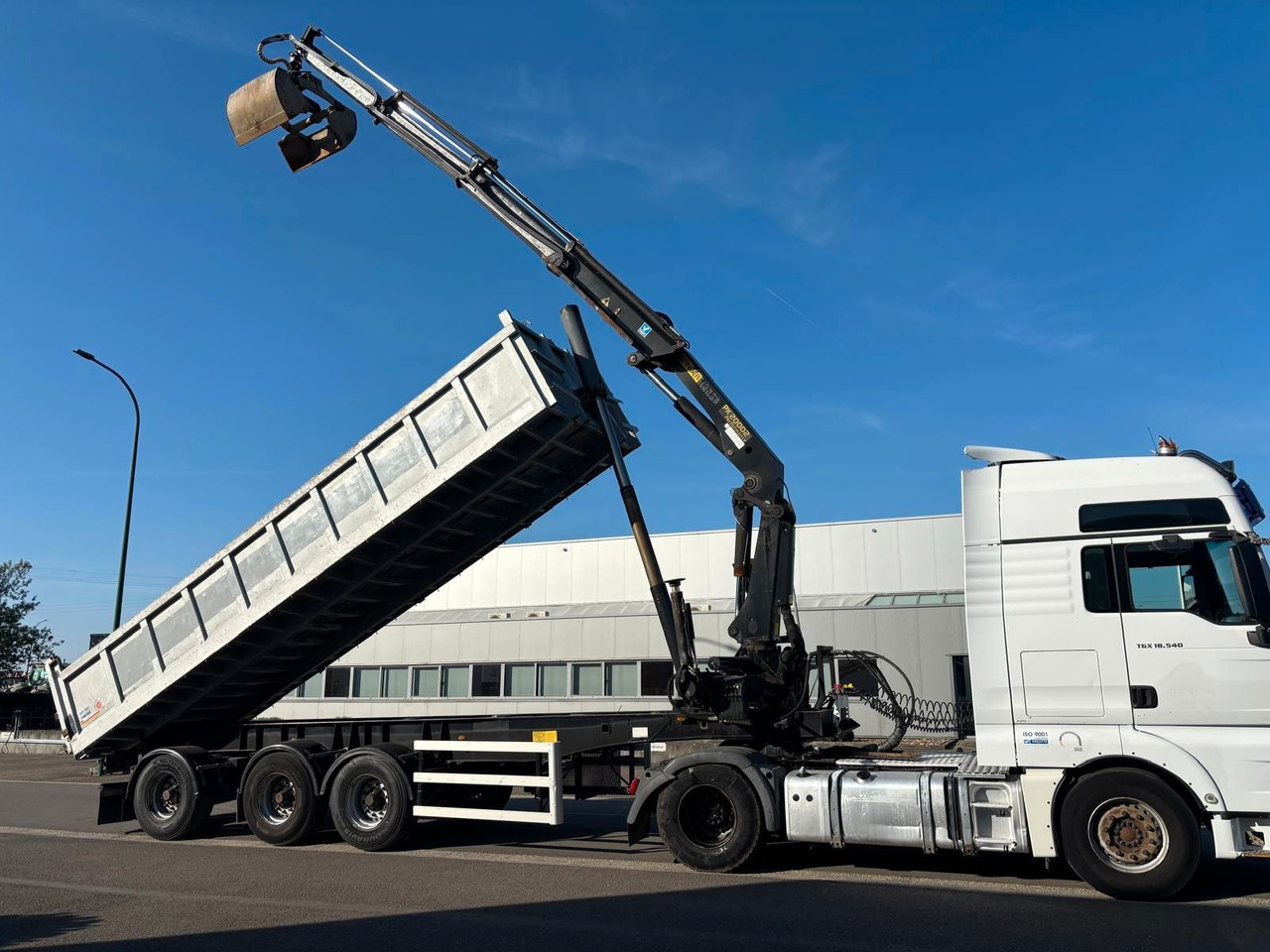 MAN TGX 18.540. Kipper + Kran PK20002. - Kraanwagen: afbeelding 3 MAN TGX 18.540. Kipper + Kran PK20002. - Kraanwagen: afbeelding 3