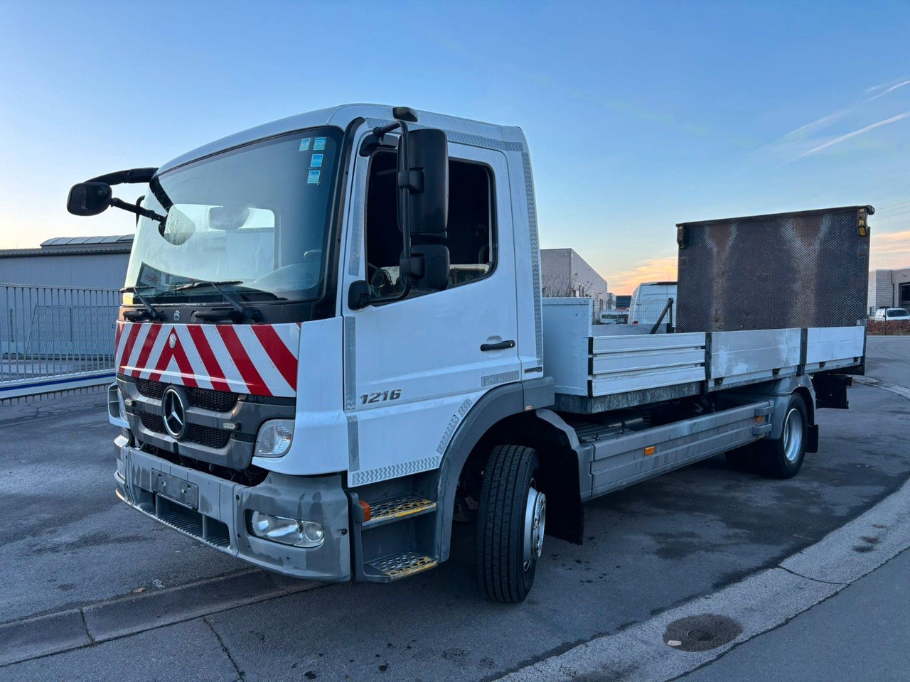 Mercedes-Benz Atgeo 1216. Pritsche 6.00m. LBW. Klima. - Vrachtwagen met open laadbak: afbeelding 5 Mercedes-Benz Atgeo 1216. Pritsche 6.00m. LBW. Klima. - Vrachtwagen met open laadbak: afbeelding 5
