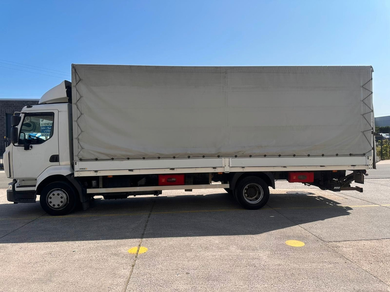Renault Midlum dXi220-12. Klima. - Schuifzeilen vrachtwagen: afbeelding 1 Renault Midlum dXi220-12. Klima. - Schuifzeilen vrachtwagen: afbeelding 1