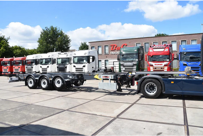 Renders HASTRAILER FCC - ALL CONNECTIONS - LIFT AXLE - 2 x EXTENDABLE - SAF AXLES - DISC BRAKES - EXCELLENT CONDITION - - Containertransporter/ Wissellaadbak oplegger: afbeelding 1 Renders HASTRAILER FCC - ALL CONNECTIONS - LIFT AXLE - 2 x EXTENDABLE - SAF AXLES - DISC BRAKES - EXCELLENT CONDITION - - Containertransporter/ Wissellaadbak oplegger: afbeelding 1