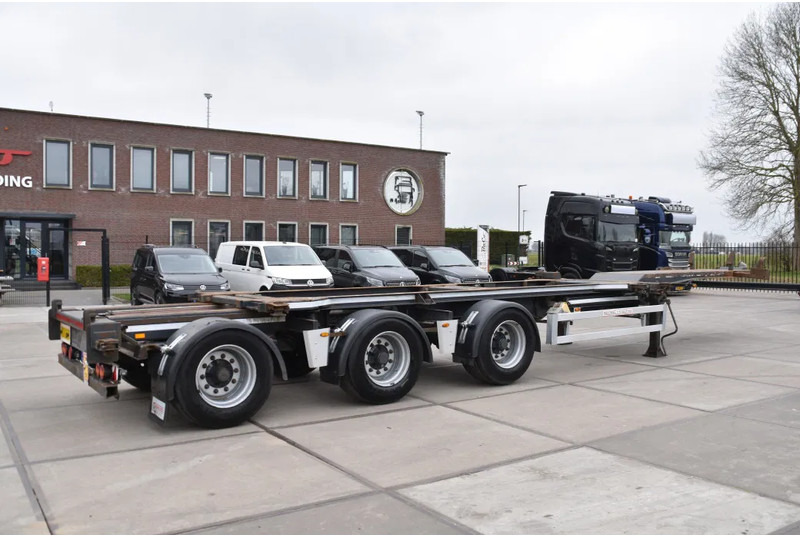 Renders ROC 16.30 - LIFT AXLE - BPW AXLES - DISC BRAKES - GOOD CONDITION - - Containertransporter/ Wissellaadbak oplegger: afbeelding 2 Renders ROC 16.30 - LIFT AXLE - BPW AXLES - DISC BRAKES - GOOD CONDITION - - Containertransporter/ Wissellaadbak oplegger: afbeelding 2